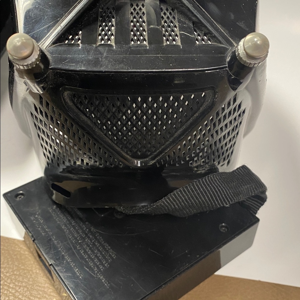 2004 Hasbro Star Wars Darth Vader Talking Helmet - Picture 10 of 12